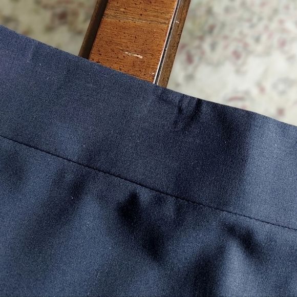 Banana Republic black above knee pencil skirt 0P (27" waist) - Picture 10 of 13